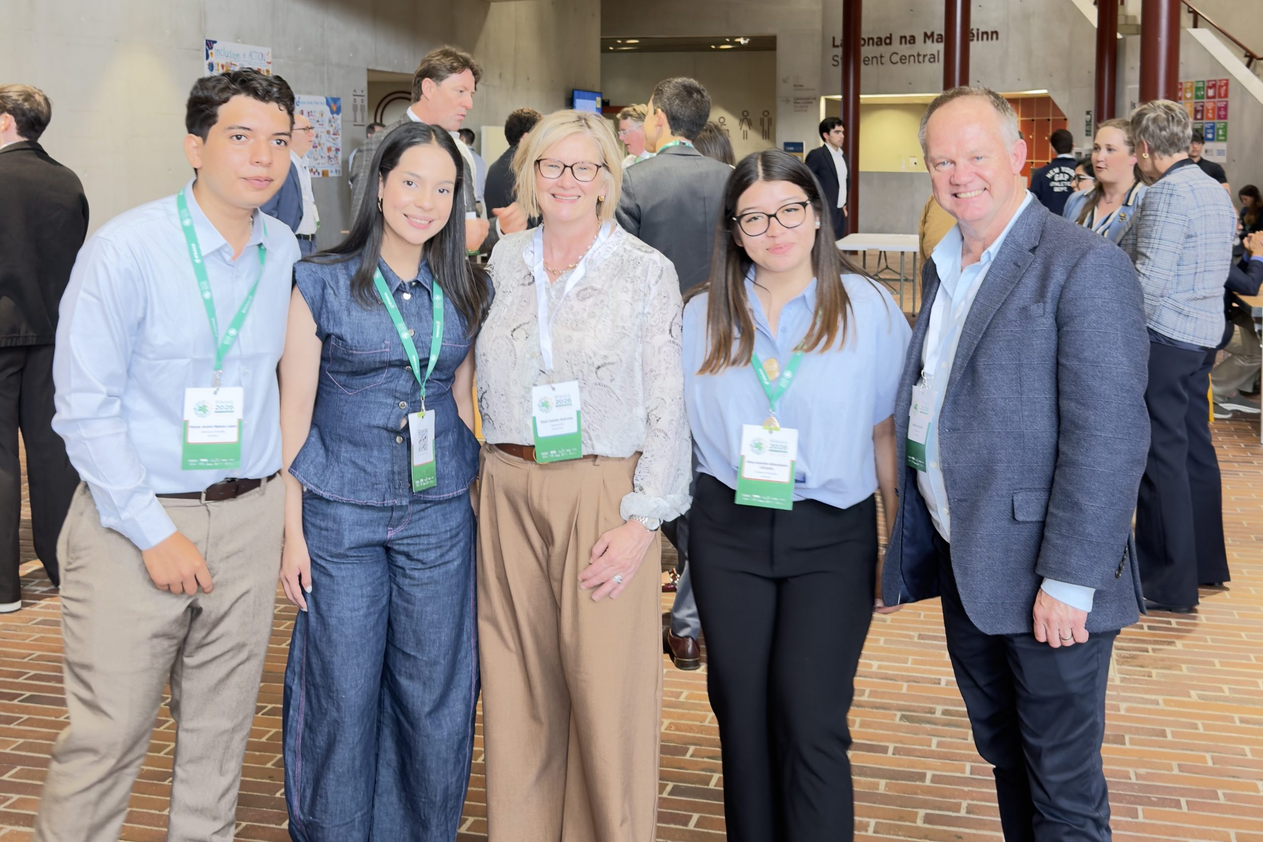 Image of Agraya GmbH representatives with the winners of the IFAMA Global Network Business Venture Challenge 2025
